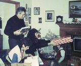 组图：安妮斯顿与未婚夫童年照明星范儿十足