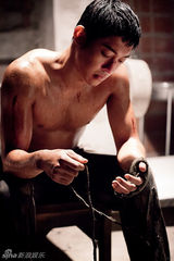 组图：《感激时代》曝海量剧照 金贤重曝常受伤