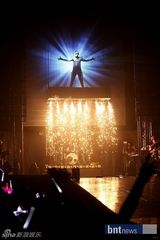 组图：Rain入伍前举办最后个唱 劲歌热舞现场火爆