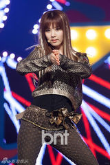 组图：少女时代录制《MCD》变嘻哈战士夺冠