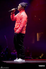 组图：陈奕迅代言运动服饰拍广告 打造动感时尚