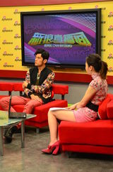 组图：周杰伦刘畊宏李心艾做客聊天台爱情
