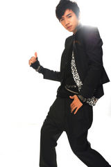 幻灯图集：俞灏明韩国宣传照曝光 潮男展成熟魅力