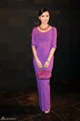 组图：张曼玉高贵黑裙 高圆圆紫裙透视