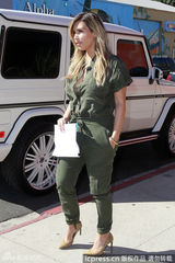 组图：卡戴珊产后首度亮相 瘦身有道变辣妈