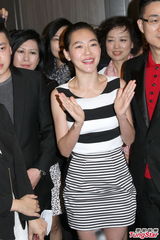 组图：小S被老公许雅钧踢曝爱吃醋