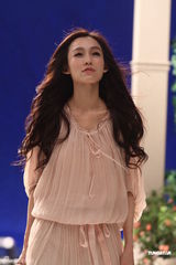 组图：范玮琪为公益歌曲拍摄MV 个唱邀吴佩慈站台