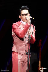 组图：林宥嘉为公益开唱 翻唱张学友《李香兰》