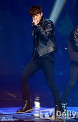 组图：BEAST酷帅助阵公演 Dal★shabet火红性感