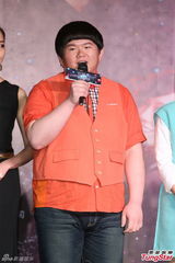 组图：郑元畅挑战多重人格 拖张钧甯“下水”