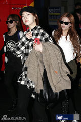 组图：韩女团T-ara结束欧洲之旅今日回国