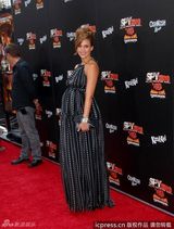 组图：《间谍小子4》首映 杰西卡-阿尔芭大肚亮相