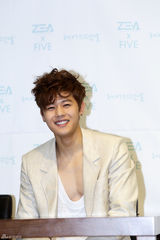 高清组图：韩团帝国之子分队首唱会 将发新曲