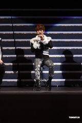 高清图：韩国五大组合天团开唱 SJ压轴掀高潮 