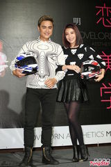 组图：明道发布首张专辑 王心凌杨谨华到场力挺