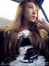 组图：水均益20岁爱女近照曝光 就读播音系