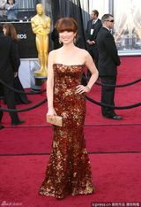 高清组图：奥斯卡红毯艾丽-坎伯尔亮片裙亮相