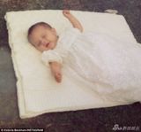 组图：贝嫂峡谷奢华庆40岁生日 晒与小贝亲密照