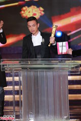 组图：梁烈唯获得飞跃进步男艺人奖