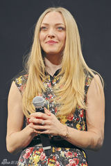 组图：《悲惨世界》东京首映 杰克曼海瑟薇现身