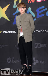 组图：龙俊亨出道5年首触电《Monster》发布