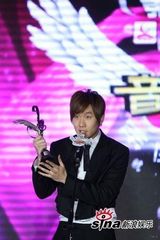 幻灯图集：音乐风云榜走入十年 前九届精彩瞬间回顾