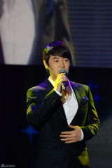 高清组图：神话JUNJIN会歌迷 开心互动劲歌热舞