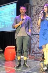 组图：邵兵亮相上海电影节前夜《幸福迷途》派对