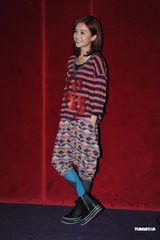 组图：英皇众星出席毕业礼 阿sa陈伟霆情侣档现身 