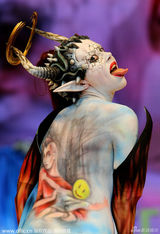 组图：俄罗斯人体彩绘大赛 裸模身姿妖娆