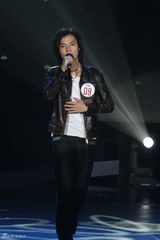 幻灯组图：快男突围赛第五场 “回锅肉”惊险晋级