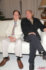 组图：吴孟达邓英敏等现身TVB艺训班联欢聚餐