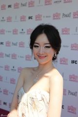 组图：倪妮现身小奥斯卡颁奖礼