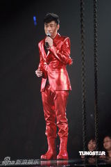 组图：许志安出道25周年红馆开唱 郑秀文捧场