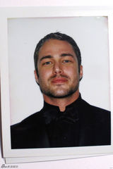 组图：金球奖后台大头照 获奖者卖萌开心留影