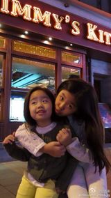 组图：钟镇涛庆女儿钟帼4岁生日 曝成长历程照