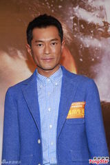 组图：《逃出生天》首映 李心洁称做好当妈准备