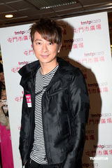 幻灯图：谭校长率领克勤等DVD签唱会 逾千歌迷捧场 