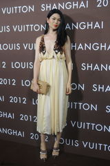 组图：范冰冰巩俐吴奇隆等出席上海时装秀