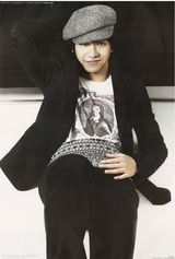 幻灯图集：李胜基《灿烂》爆红 成熟登杂志封面