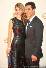 组图：艾美奖红毯 名嘴马里奥-洛佩兹亮相