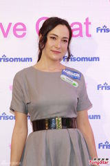 组图：吴彦祖娇妻Lisa S.产后亮相上围升级D乳