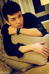 组图：许诺拍摄家居温情时尚大片