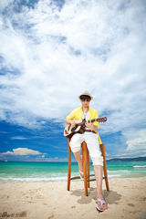 组图：陈楚生最新写真曝光 碧海蓝天尽显潇洒