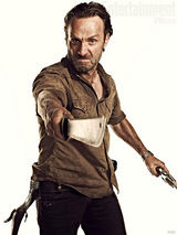 《行尸走肉》曝新季剧照 刀女凶狠抢镜