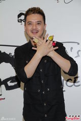 组图：邓丽欣遭催婚 赵雅芝否认与汪明荃不和