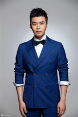 组图：王今铎西装大片眼神深邃 酷感十足