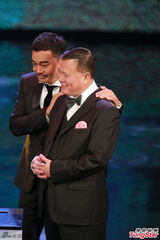 组图：《大上海》获最佳美术指导 刘青云代领