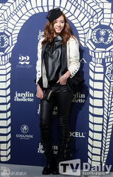 组图：宋智孝刘亚仁李栋旭等靓装出席时尚活动