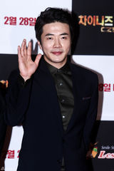 高清组图：成龙韩国宣传新片 众韩星助阵